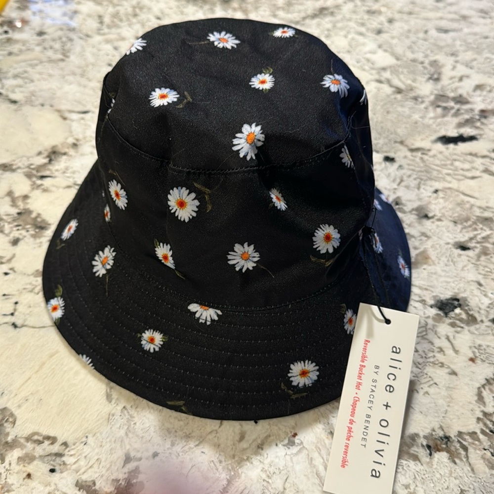 Alice + Olivia daisy bucket hat